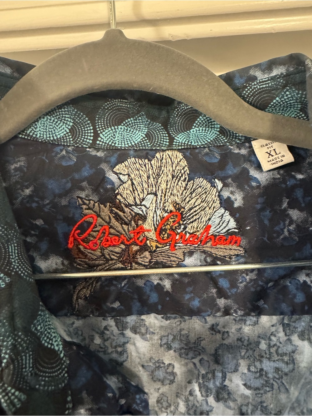Robert Graham Navy & Blue Abstract Short-Sleeve Button-Up Shirt - Picture 3 of 9